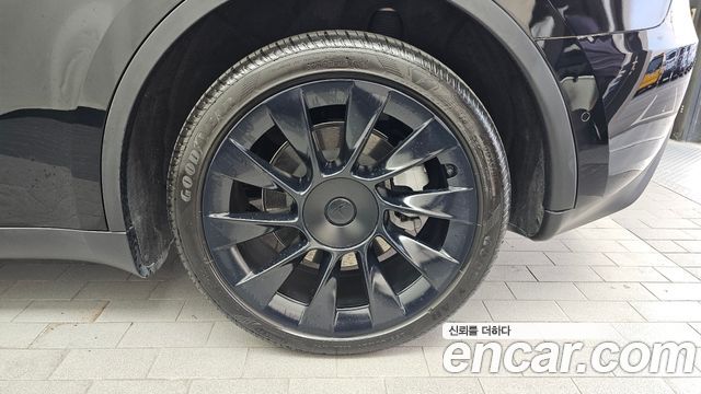 Tesla Model Y 2022 — photo 7