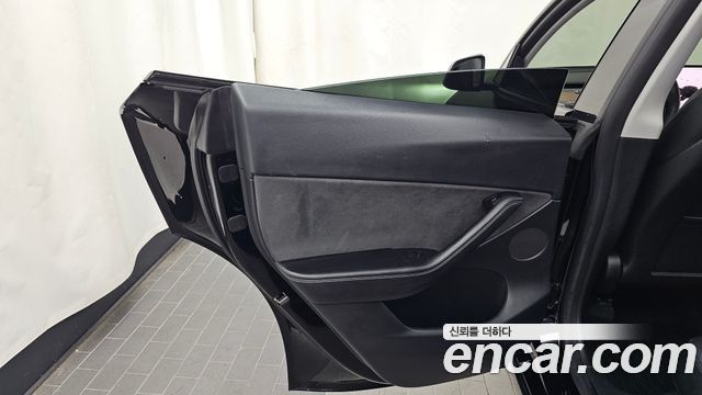 Tesla Model Y 2022 — photo 14