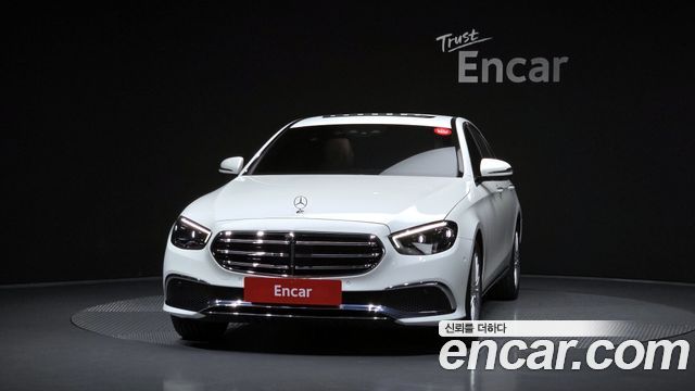 Mercedes-Benz E-Class 2022 — photo 3