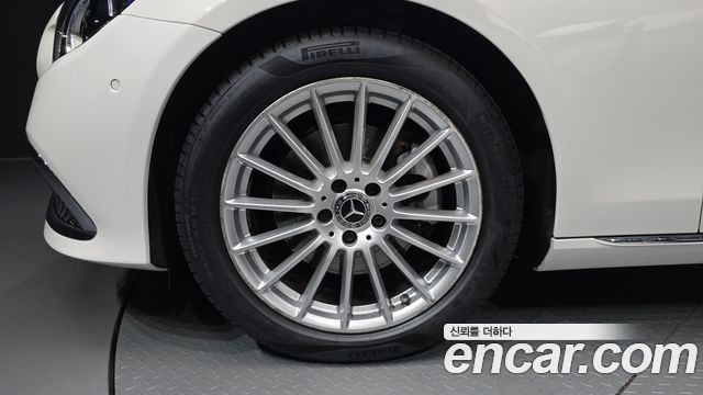 Mercedes-Benz E-Class 2022 — photo 5