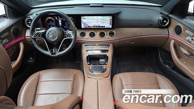 Mercedes-Benz E-Class 2022 — photo 10