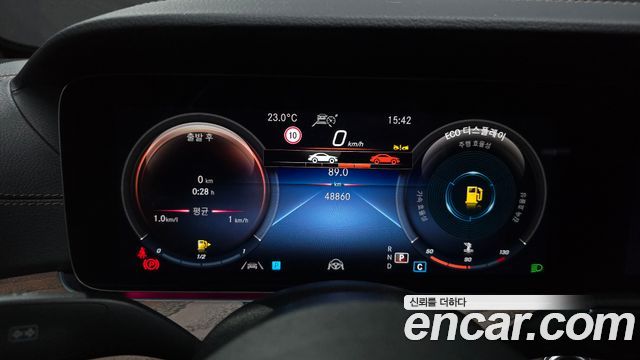 Mercedes-Benz E-Class 2022 — photo 11