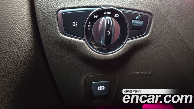 Mercedes-Benz E-Class 2022 — photo 26