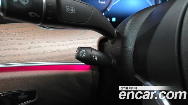 Mercedes-Benz E-Class 2022 — photo 29