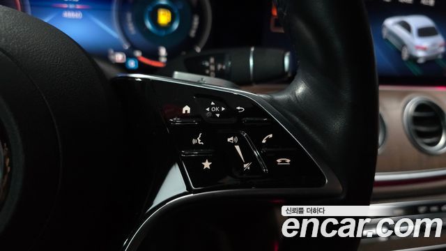 Mercedes-Benz E-Class 2022 — photo 32