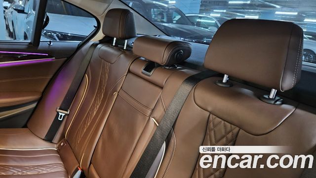 BMW 5-Series 2023 — photo 17