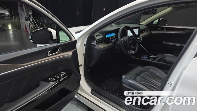 Kia K5 2022 — photo 10