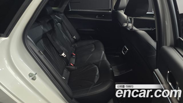 Kia K5 2022 — photo 11