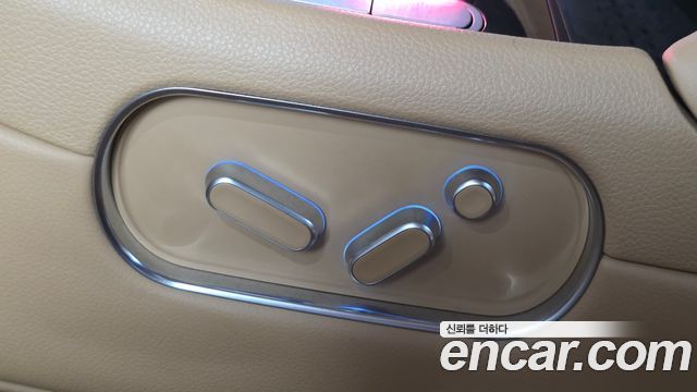 Genesis G90 2022 — photo 30