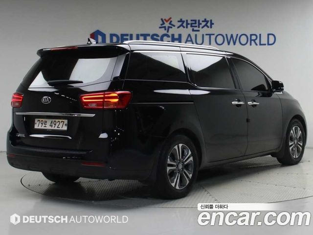 Kia Canival 2019 — photo 2