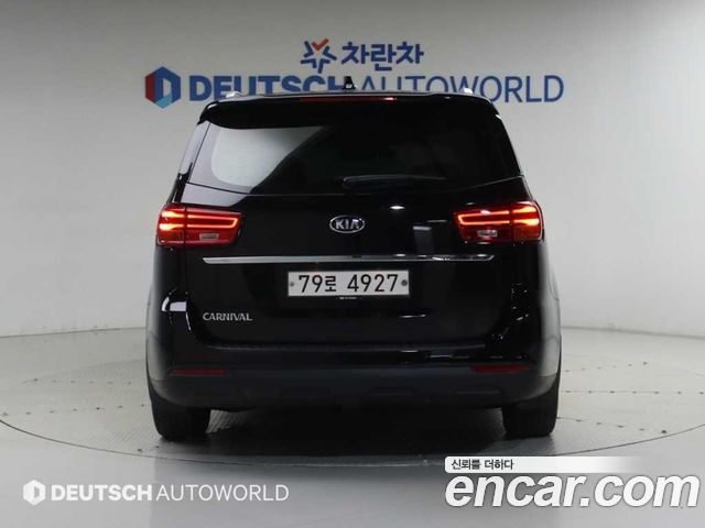 Kia Canival 2019 — photo 4