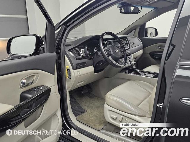 Kia Canival 2019 — photo 11
