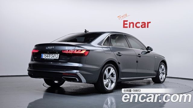 Audi A4 2021 — photo 2