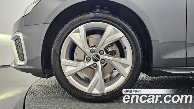 Audi A4 2021 — photo 5
