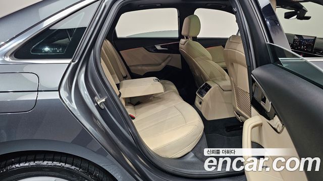 Audi A4 2021 — photo 17