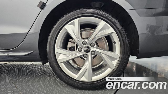 Audi A4 2021 — photo 7