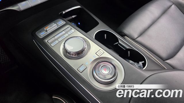 Genesis GV70 2022 — photo 12