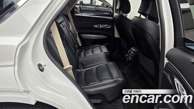 Genesis GV70 2022 — photo 18