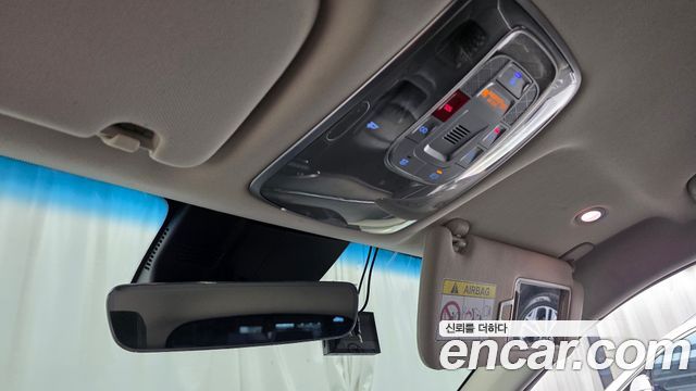Genesis GV70 2022 — photo 24