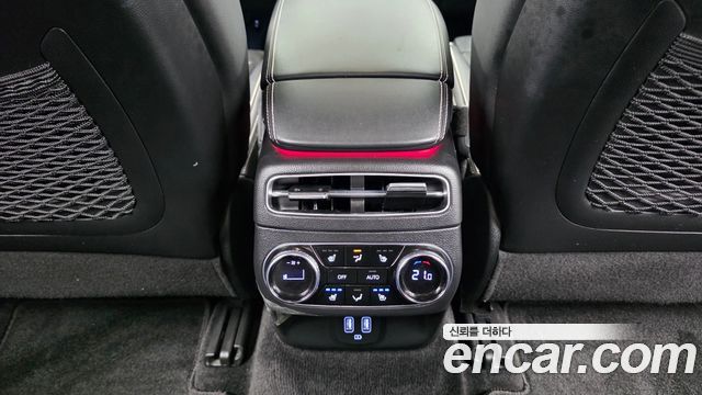 Genesis GV70 2022 — photo 25