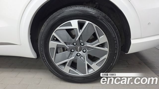 Genesis GV70 2022 — photo 7