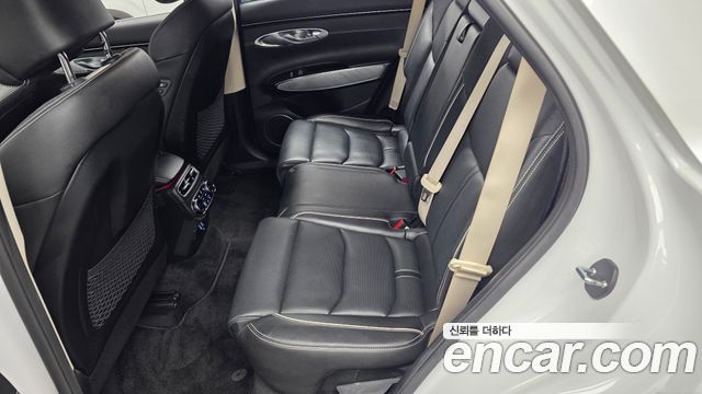 Genesis GV70 2022 — photo 16