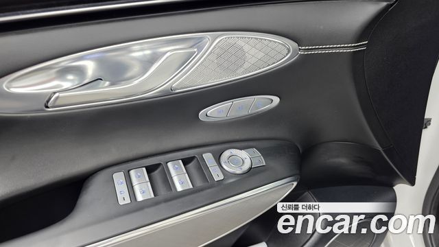 Genesis GV70 2022 — photo 27