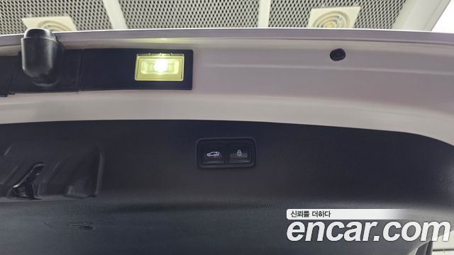 Genesis GV70 2022 — photo 31