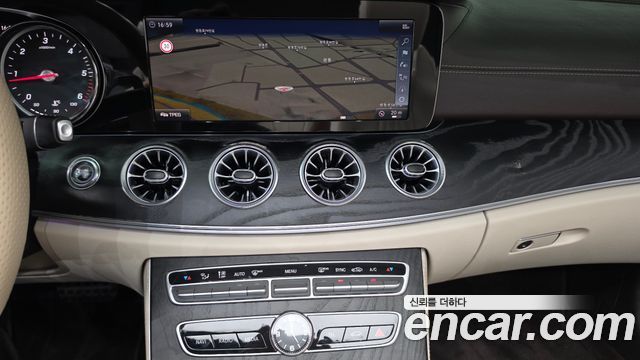 Mercedes-Benz E-Class 2018 — photo 18