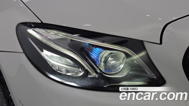 Mercedes-Benz E-Class 2018 — photo 8