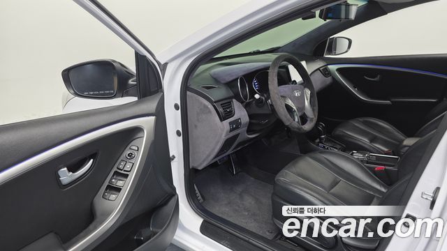 Hyundai i30 2015 — photo 10