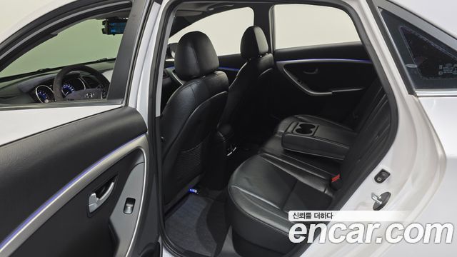Hyundai i30 2015 — photo 12