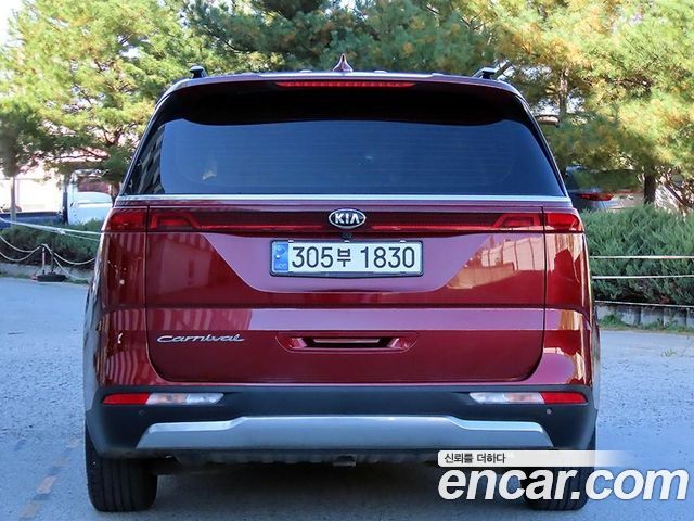 Kia Canival 2021 — photo 4