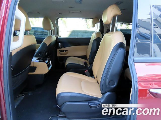 Kia Canival 2021 — photo 6