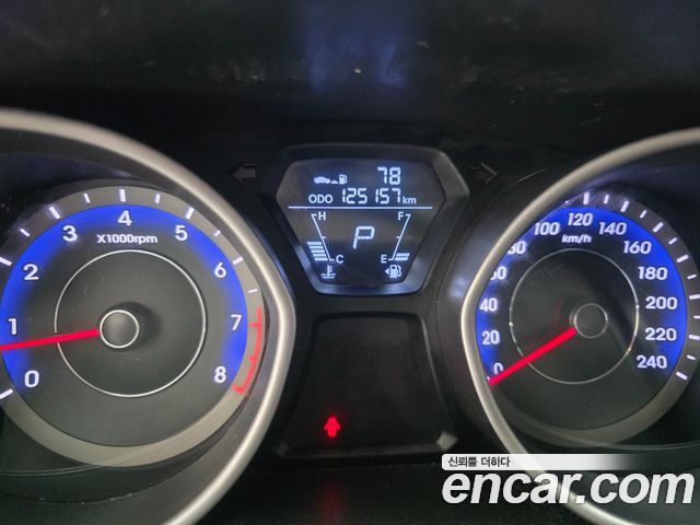 Hyundai AVANTE 2014 — photo 8