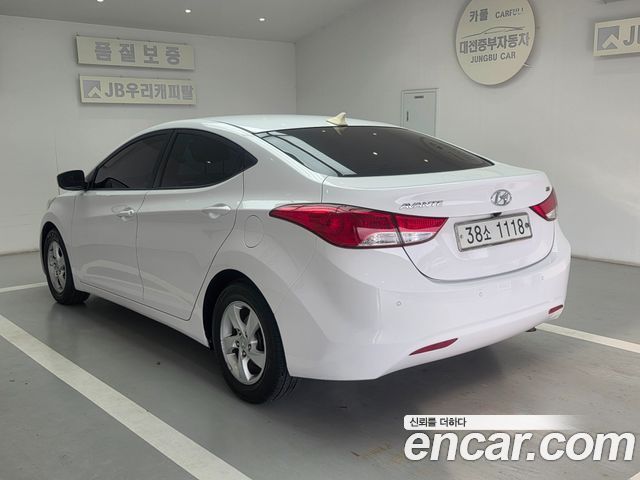 Hyundai AVANTE 2014 — photo 12