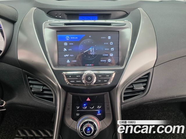 Hyundai AVANTE 2014 — photo 18