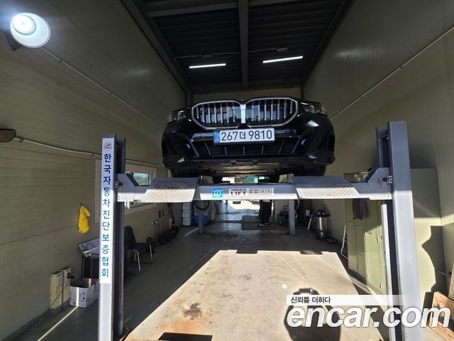 BMW 5-Series 2025 — photo 1