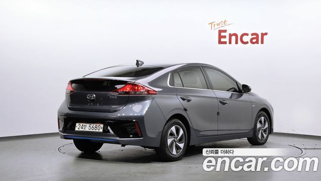 Hyundai Ioniq 2018 — photo 2
