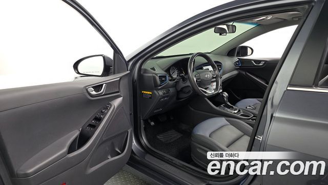 Hyundai Ioniq 2018 — photo 10