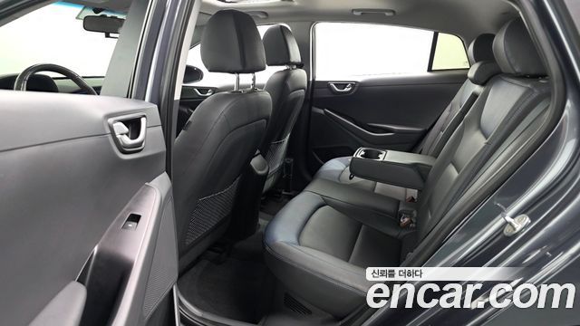 Hyundai Ioniq 2018 — photo 11