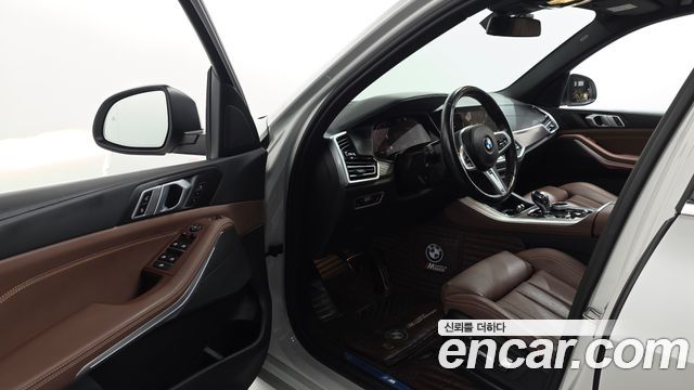 BMW X5 2022 — photo 13