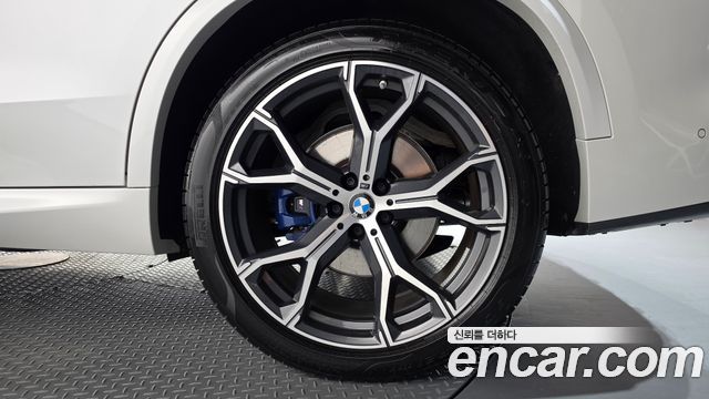 BMW X5 2022 — photo 7