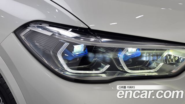 BMW X5 2022 — photo 8