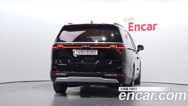 Kia Canival 2023 — photo 4