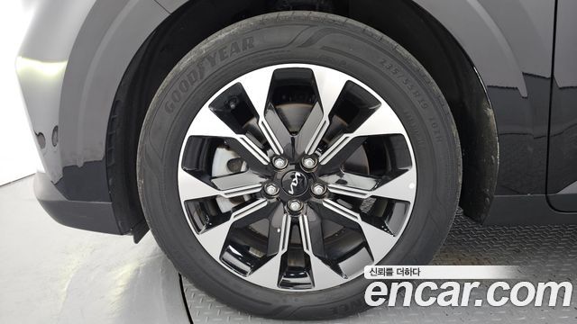 Kia Canival 2023 — photo 5