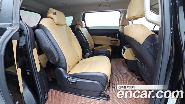 Kia Canival 2023 — photo 17