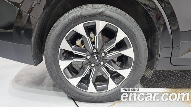 Kia Canival 2023 — photo 7
