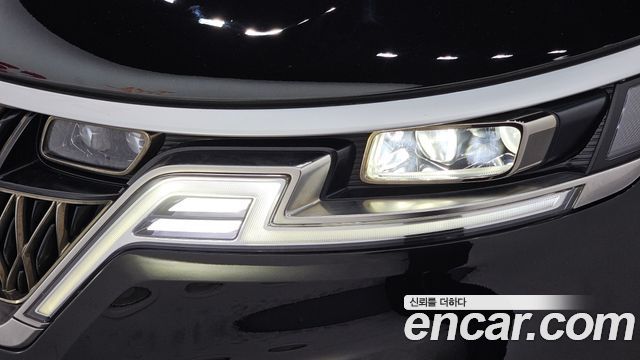 Kia Canival 2023 — photo 8
