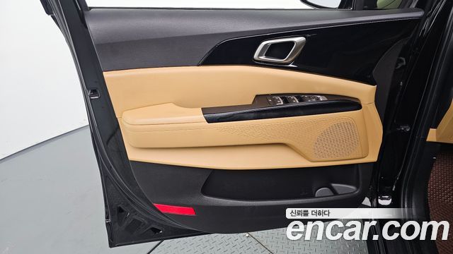 Kia Canival 2023 — photo 15